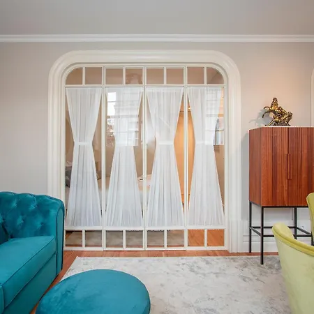 Liiiving In - Cedofeita Charming Apartment *